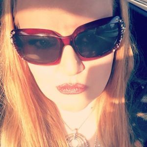 Meet your Posher, April